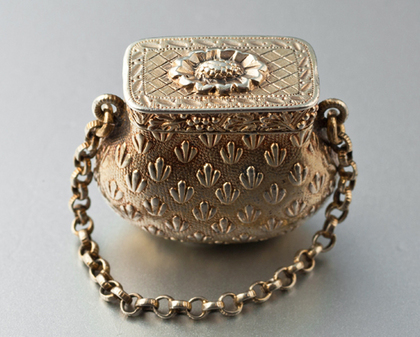 Georgian Parcel Gilt Silver Purse/ Handbag Vinaigrette - Ledsam & Vale
