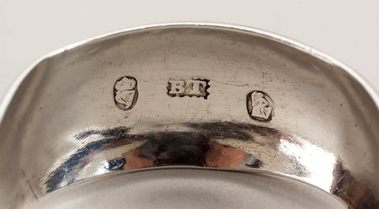 Irish Georgian Silver Bright Cut Silver Sugar Tongs - Dublin Bow, Benjamin Tait